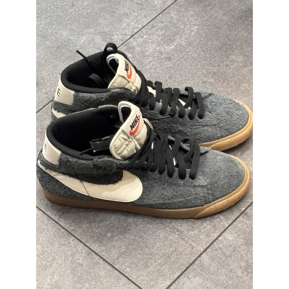 Nike SB Blazer Mid WoMens Ankle High Sneaker 7.5 Lace Up Suede Vtg Grey Suede